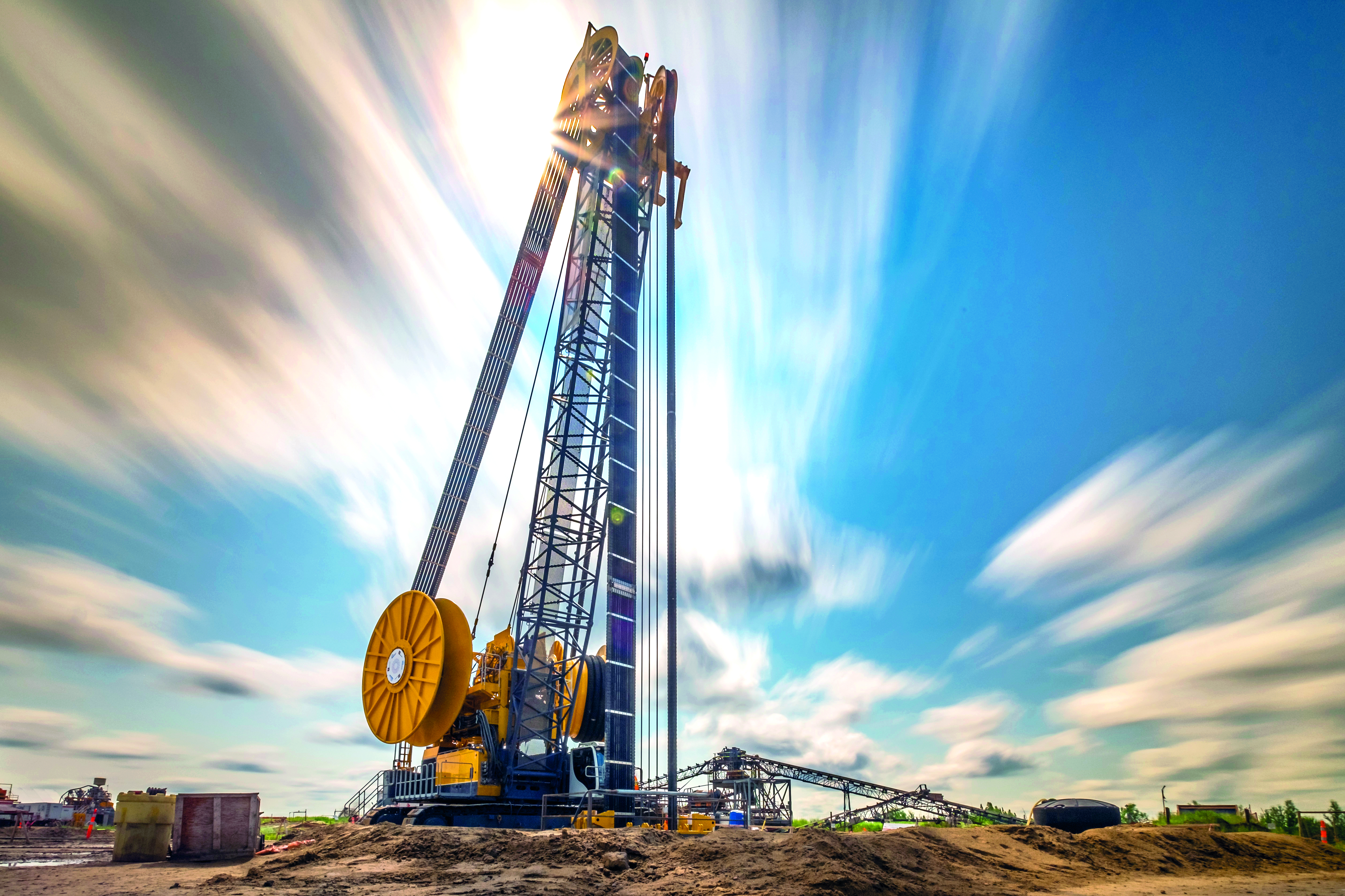 Grue treillis sur chenilles BAUER MC 128