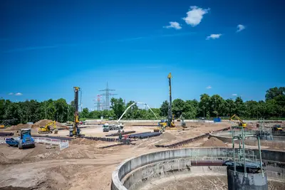 Drone footage documented the progress of construction and the total volume of excavated soil, which amounted to 45,000 m³.